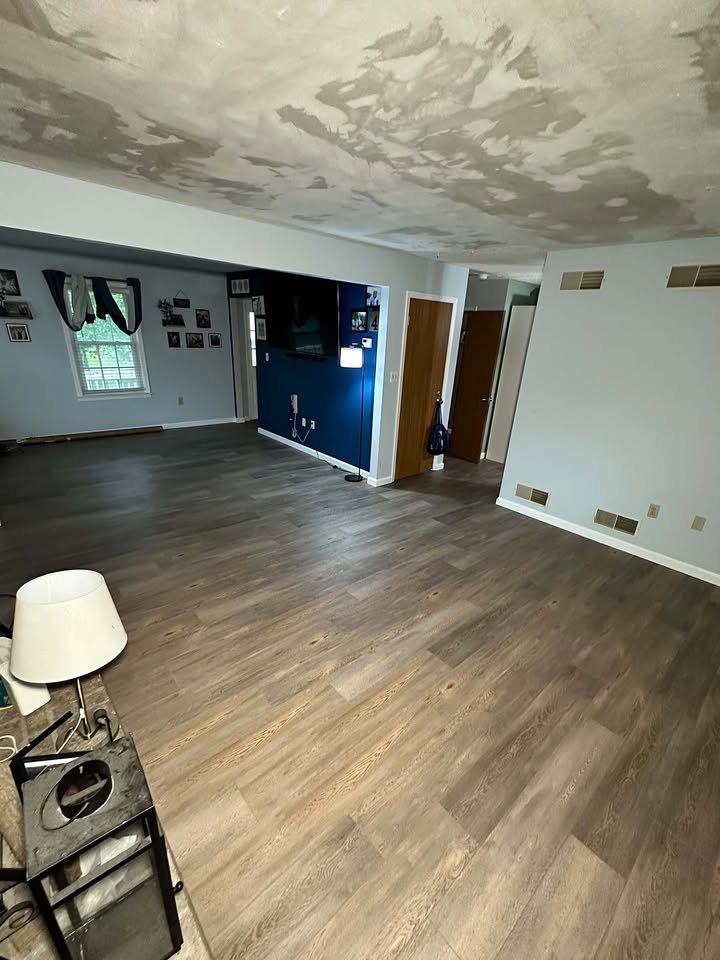 Laminate vinyl plank flooring installation